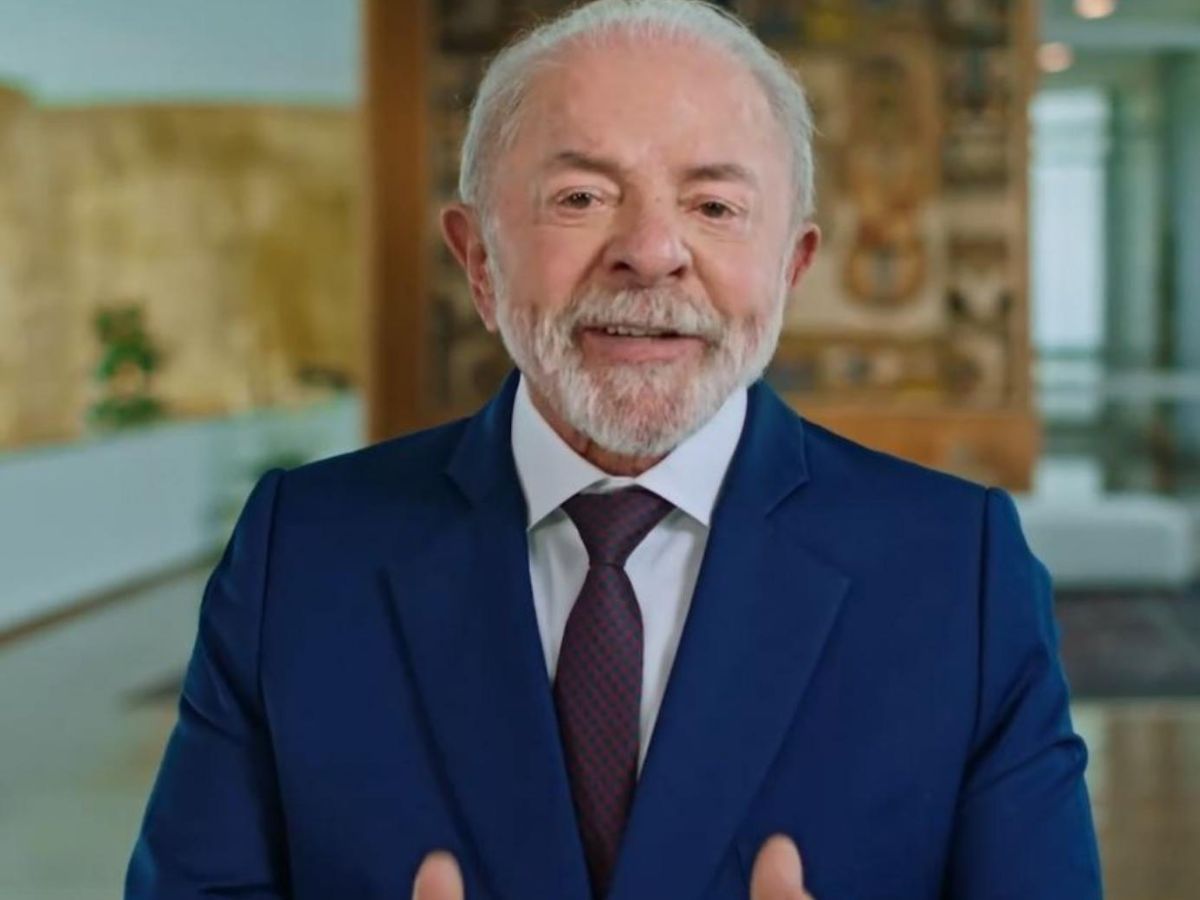 Justiça Eleitoral multa Lula por pedido de voto antes da campanha e manda tirar vídeo do ar